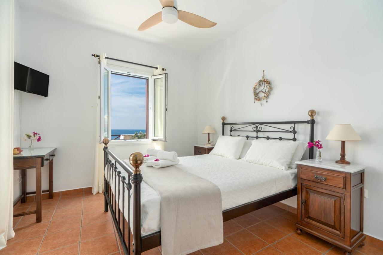 Reggina'S Apartments Finikas  Extérieur photo
